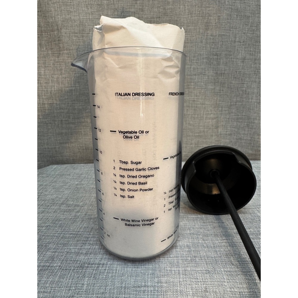 Pampered Chef Measure Mix & Pour Salad Dressing Maker Whisk Bottle 14oz 440ml - Picture 2 of 7